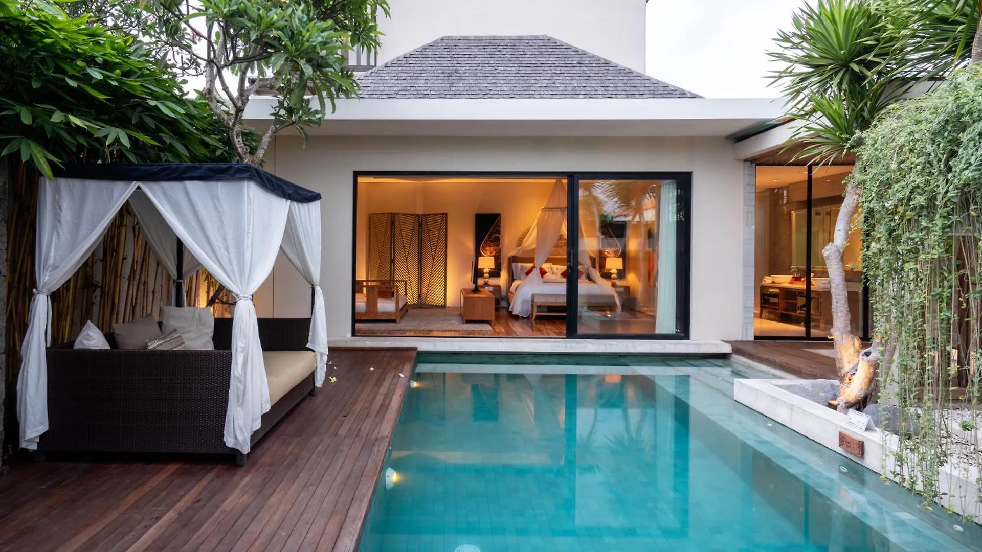 Berry Amour Romantic Villas Seminyak  Indonesia